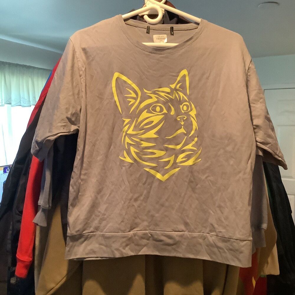 Cat top sweater gray grey green size small no tags sweatshirt